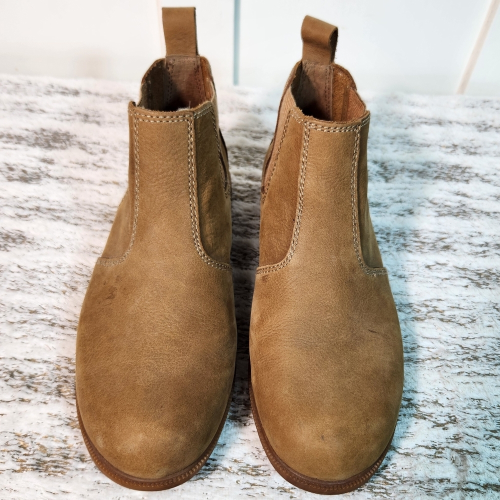 Kodiak Canada "Low Rider Chelsea" Ankle Bootie Tan Suede | Women's Size 6.5 - Picture 4 of 15
